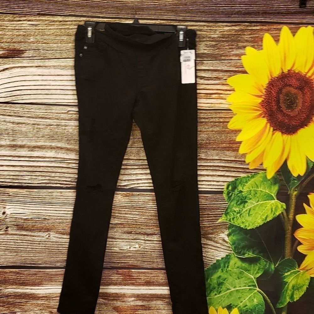 AG Women's  ⚫ Distressed jean leggings size 28 NWT